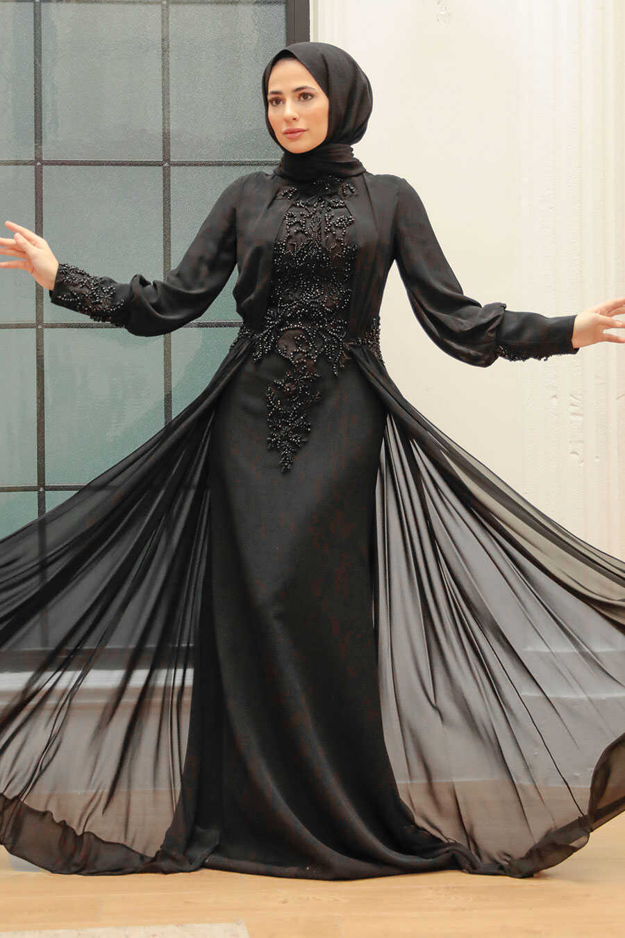 Buy Ravishing Black Thread Embroidered Silk Party Wear Anarkali Gown From  Zeel Clothing.